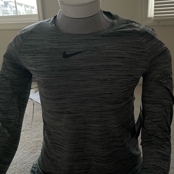 NINE PRO 922181, DRI-FIT, SIZE M. - Picture 2 of 8